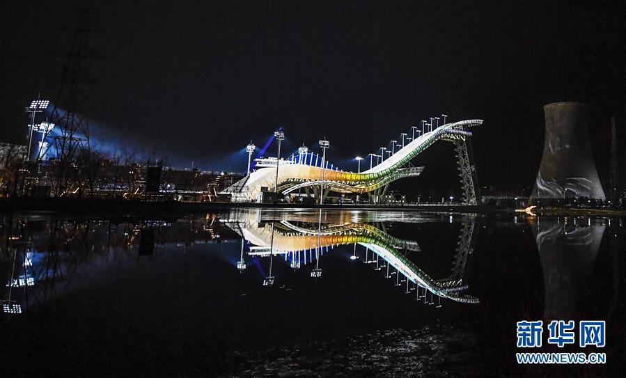 （新華全媒頭條&middot;小康圓夢(mèng)&middot;圖文互動(dòng)）（5）恢宏史詩(shī)耀千秋&mdash;&mdash;寫(xiě)在中國(guó)共產(chǎn)黨帶領(lǐng)中國(guó)人民全面建成小康社會(huì)之際