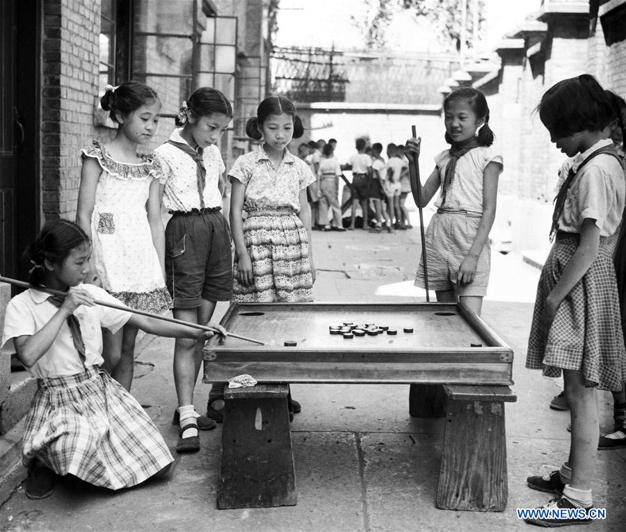 (MOMENTS FOREVER) CHINA-INT'L CHILDREN'S DAY-ENTERTAINMENT-EVOLUTION (CN)