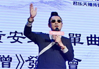 黃安自曝&ldquo;妻管嚴(yán)&rdquo; 唱&ldquo;民族風(fēng)&rdquo;跳&ldquo;小蘋(píng)果&rdquo;