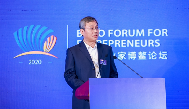 山東能源集團(tuán)黨委副書記、董事岳寶德演講