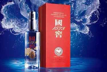 國窖1573逆市提價(jià)被指自毀前途 借高價(jià)趕超茅臺