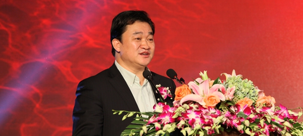 新華網(wǎng)董事長、總裁田舒斌致開幕詞