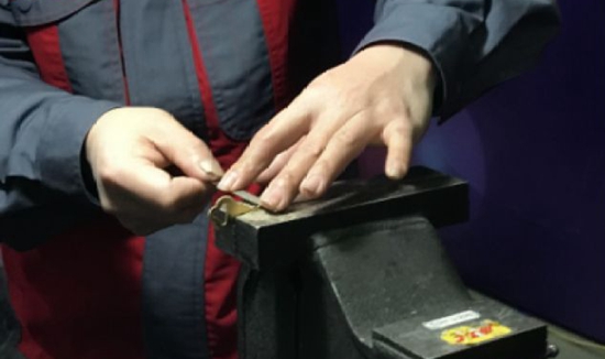 徒手配鑰匙、冰火焊鋼管&hellip;&hellip;這些航天工匠們的超群技藝令人嘆服！