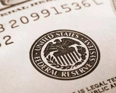 【財(cái)經(jīng)翻譯官】美聯(lián)儲(chǔ)的&ldquo;零息+量寬&rdquo;意味著什么？