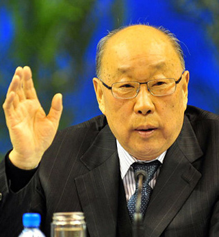 萬?。?ldquo;小豬吃大豬操盤者&rdquo;