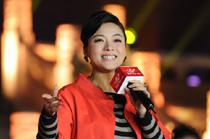 著名青年歌唱家、二炮文工團(tuán)副團(tuán)長(zhǎng)陳思思傾情表演