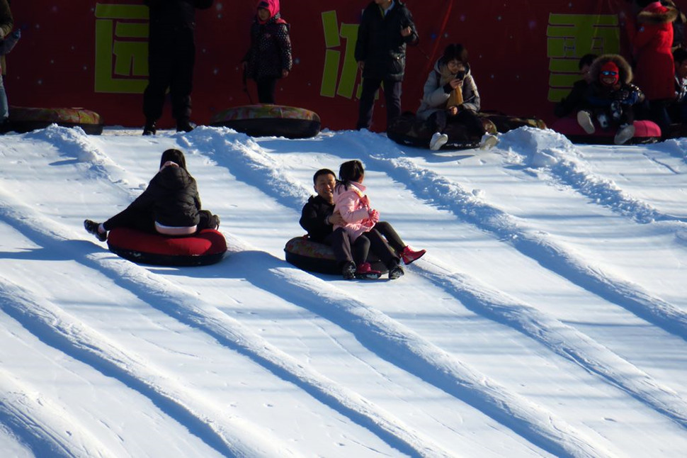 《第一次滑雪》