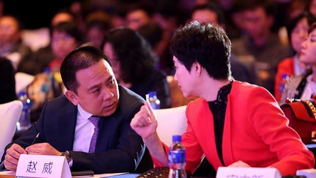 華夏幸福產(chǎn)業(yè)發(fā)展集團(tuán)總裁趙威、《英才》雜志社社長(zhǎng)宋立新現(xiàn)場(chǎng)交流