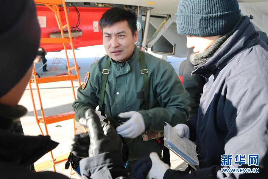 （建軍90周年&middot;英雄&middot;圖文互動(dòng)）（2）聽(tīng)，渤海灣有風(fēng)吹過(guò)來(lái)&mdash;&mdash;追記海軍某艦載航空兵部隊(duì)一級(jí)飛行員張超