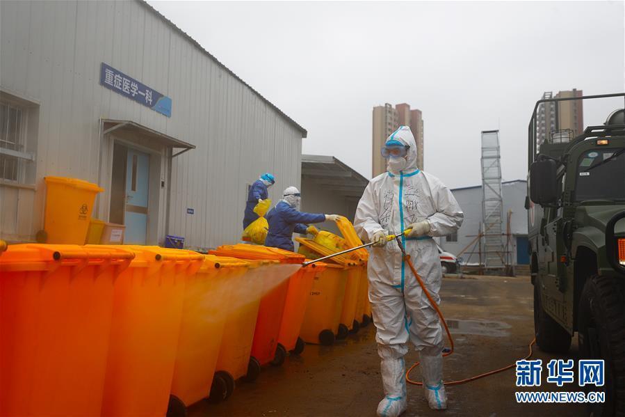 （一線抗疫群英譜&middot;圖文互動(dòng)）（1）二級(jí)軍士長張鵬飛：&ldquo;兵王&rdquo;在此　有我無毒