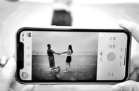 愛，是一個(gè)個(gè)無可替代日子的積累&mdash;&mdash;軍戀不易，唯你美好