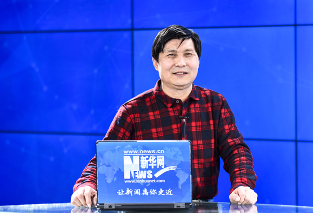 從開始的花鳥畫轉(zhuǎn)為山水畫創(chuàng)作，更欣賞山水畫的大氣。多年努力到名山大川去寫生，搜集素材，創(chuàng)作具有生活氣息的書畫作品。