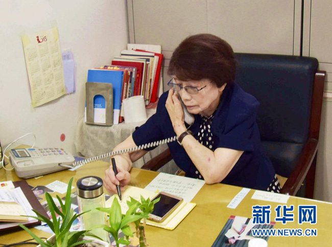 老年生活精力都放在教育上，健康秘訣是保持學習，簡單生活。