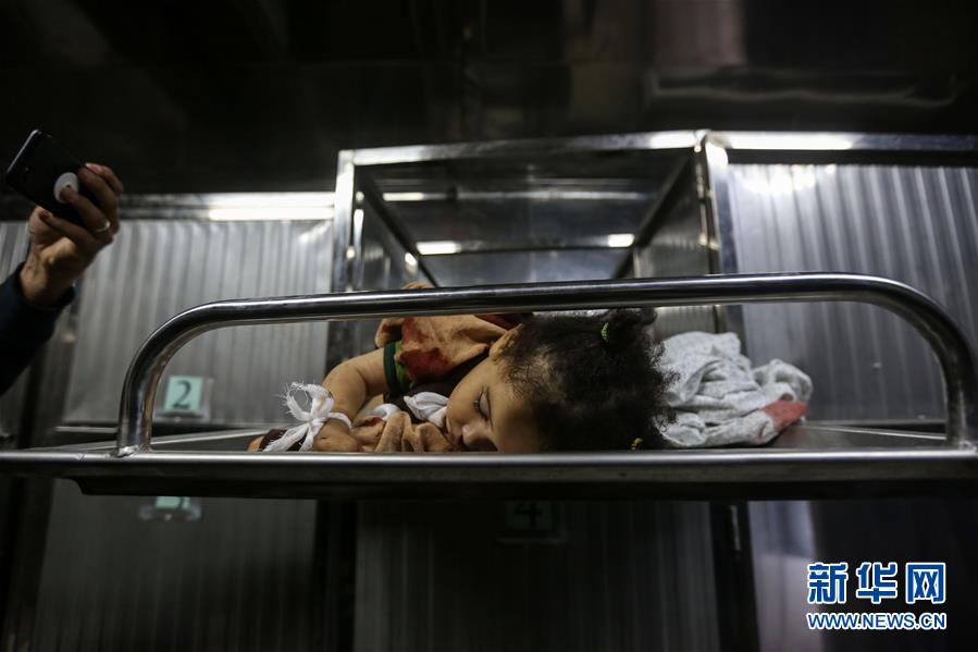 (國(guó)際)(4)以色列軍方大規(guī)模轟炸加沙地帶軍事目標(biāo)