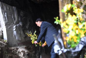 金剛臺(tái)上“金剛俠”:舍女護(hù)戰(zhàn)友 她卻是十幾個(gè)遺孤的“媽媽”