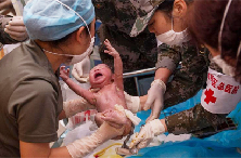 一周表情 特守護雅安：愛在進(jìn)行時