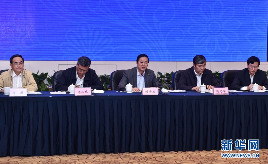 5月12日，中宣部在深圳召開(kāi)以新發(fā)展理念引領(lǐng)文化改革發(fā)展座談會(huì)。中共中央政治局委員、中央書(shū)記處書(shū)記、中宣部部長(zhǎng)劉奇葆出席會(huì)議并講話。新華社記者 毛思倩 攝