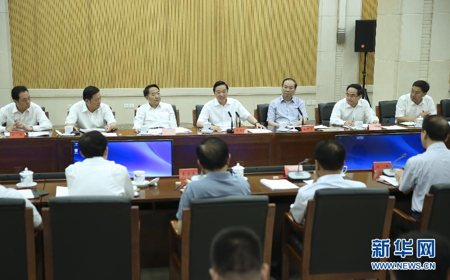 8月31日，中宣部在北京召開(kāi)創(chuàng)新新聞傳播工作交流會(huì)，中共中央政治局委員、中央書(shū)記處書(shū)記、中宣部部長(zhǎng)劉奇葆出席會(huì)議并講話。新華社記者蘭紅光攝