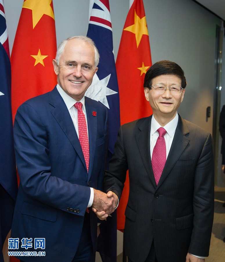 4月21日，正在澳大利亞訪問的中共中央政治局委員、中央政法委書記孟建柱（右）在悉尼會見澳總理特恩布爾。 新華社發(fā)（朱宏業(yè)攝） 