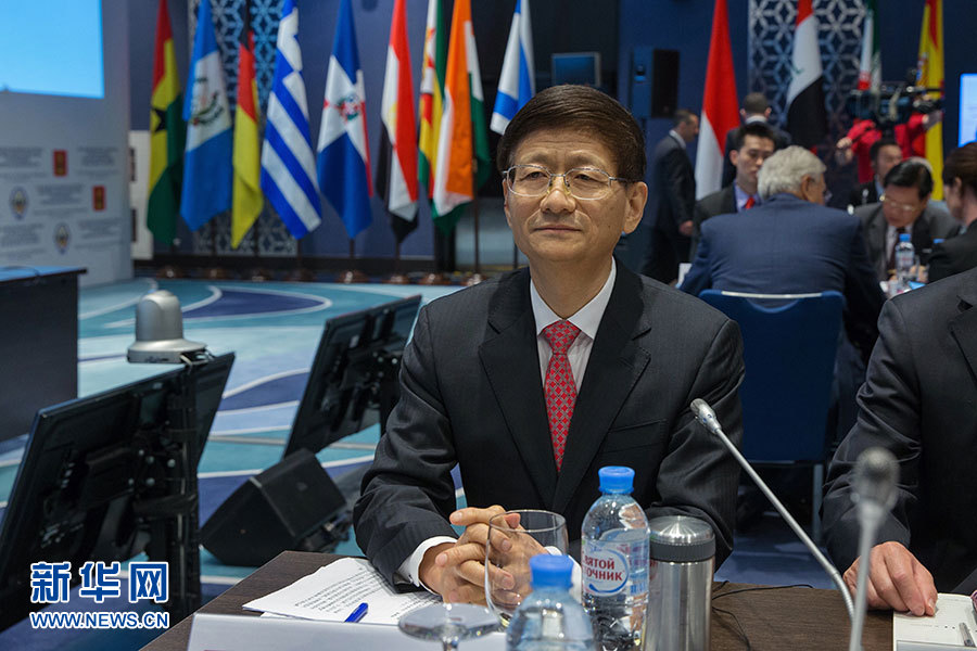 5月24日，在俄羅斯扎維多沃，中共中央政治局委員、中央政法委書記孟建柱出席國際安全事務(wù)高級代表會議。 5月24日，中共中央政治局委員、中央政法委書記孟建柱在俄羅斯出席國際安全事務(wù)高級代表會議，就加強國際執(zhí)法安全合作、防范打擊恐怖主義作主旨發(fā)言。來自95個國家和國際組織的代表參加會議。新華社記者白雪騏攝