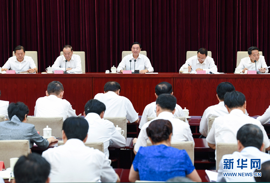 7月28日，中宣部在北京召開(kāi)全國(guó)宣傳部長(zhǎng)專(zhuān)題工作會(huì)議，學(xué)習(xí)貫徹習(xí)近平總書(shū)記在省部級(jí)主要領(lǐng)導(dǎo)干部專(zhuān)題研討班上的重要講話(huà)精神。中共中央政治局委員、中央書(shū)記處書(shū)記、中宣部部長(zhǎng)劉奇葆出席會(huì)議并講話(huà)。新華社記者張領(lǐng)攝