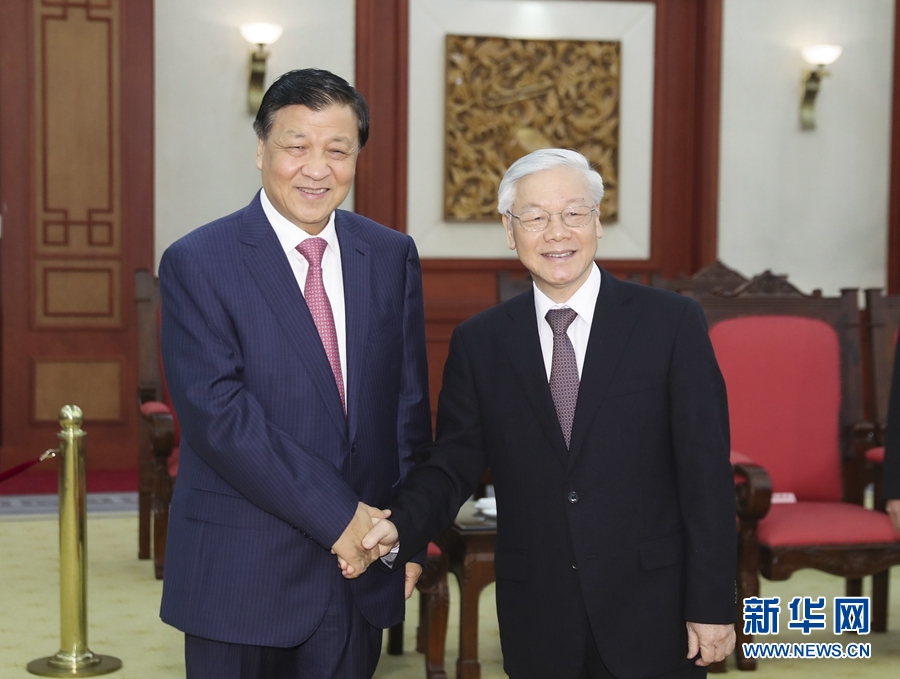 應(yīng)越南共產(chǎn)黨邀請，中共中央政治局常委、中央書記處書記劉云山9月18日至19日對越南進(jìn)行正式訪問。這是9月18日，劉云山在河內(nèi)會(huì)見越共中央總書記阮富仲。 新華社記者 丁林 攝