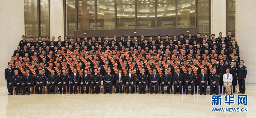 (XHDW)孟建柱會(huì)見(jiàn)全國(guó)公安百佳刑警