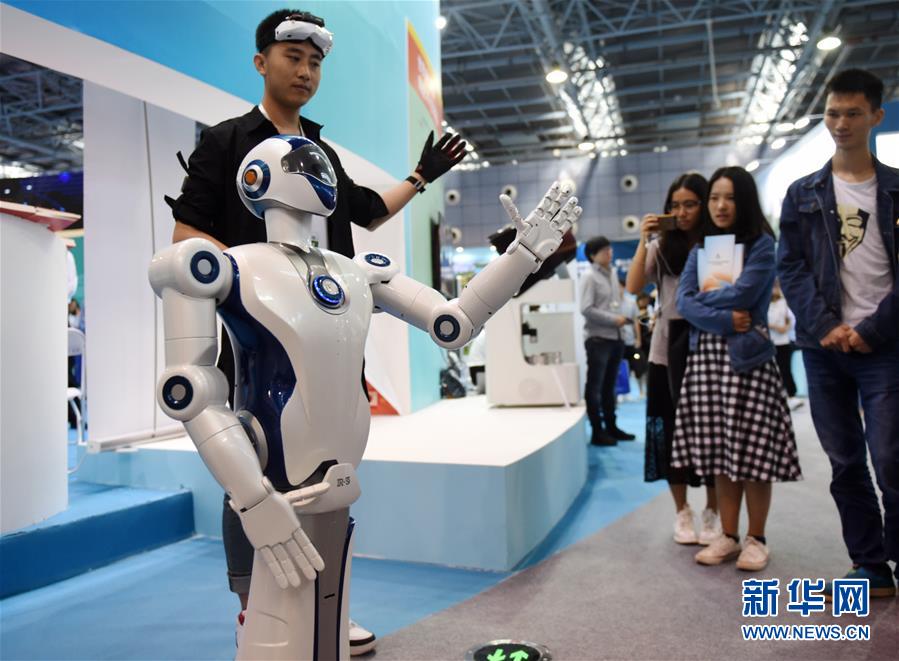 （圖文互動(dòng)）（5）藍(lán)天白云講述北京新時(shí)代新故事&mdash;&mdash;北京站上新時(shí)代發(fā)展新起點(diǎn)