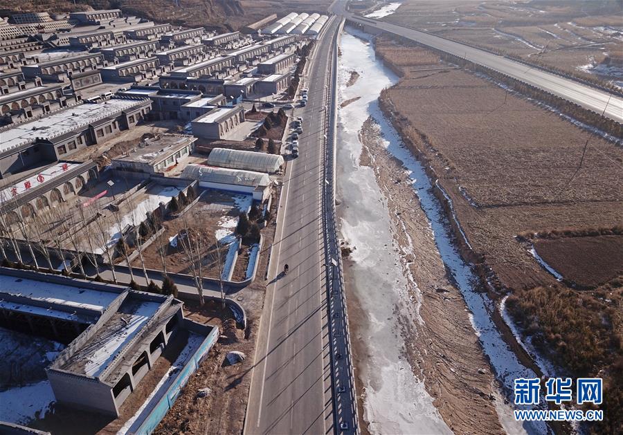 （圖文互動&middot;新華全媒頭條）（5）讓農(nóng)民致富奔小康的道路越走越寬廣&mdash;&mdash;黨的十八大以來以習近平同志為核心的黨中央關心農(nóng)村公路發(fā)展紀實