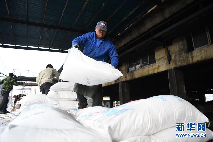 （新春走基層）（8）安徽：農資&ldquo;春運&rdquo;助春耕