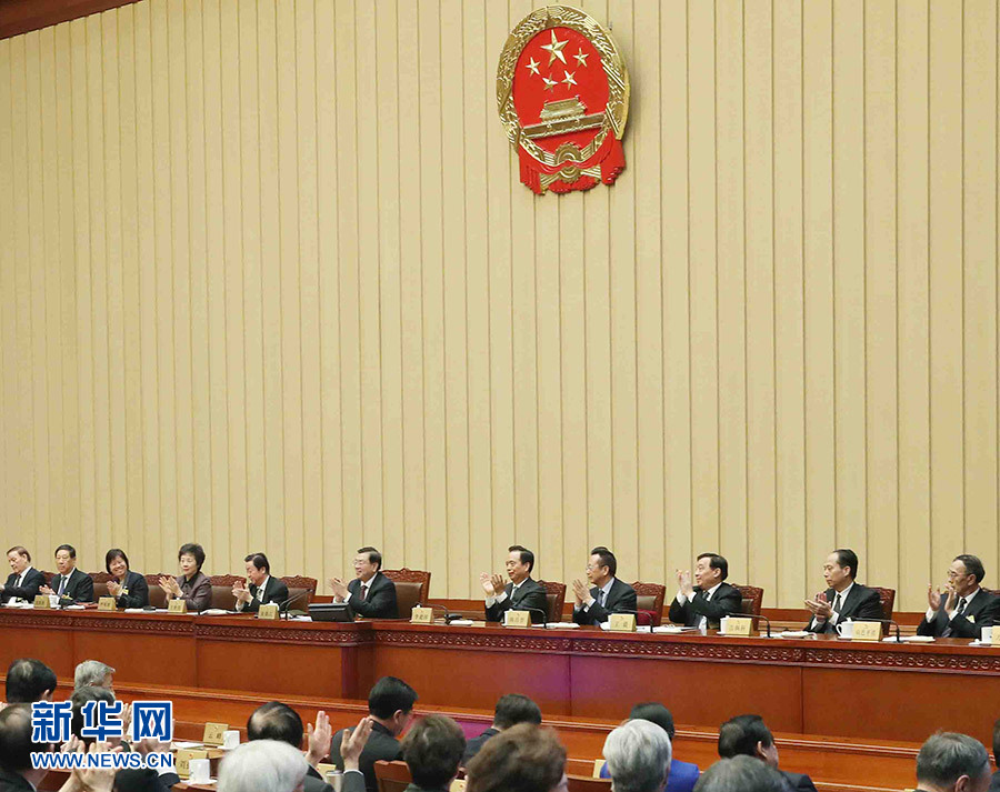 2月24日，全國人大常委會委員長張德江在北京主持十二屆全國人大常委會第三十三次會議閉幕會。在會議完成各項表決事項后，張德江發(fā)表講話。新華社記者 劉衛(wèi)兵 攝