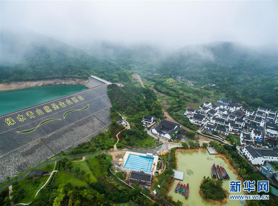 （新華全媒頭條&middot;圖文互動(dòng)）（3）領(lǐng)航新時(shí)代中國經(jīng)濟(jì)航船&mdash;&mdash;從中央財(cái)經(jīng)領(lǐng)導(dǎo)小組會(huì)議看以習(xí)近平同志為核心的黨中央駕馭中國經(jīng)濟(jì)