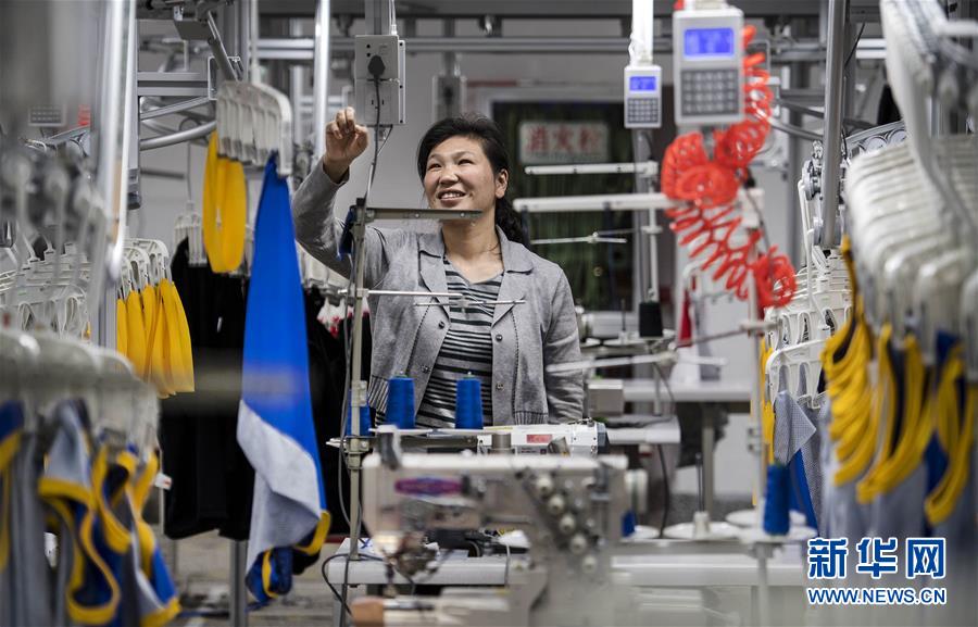 (新華全媒頭條·兩會精神看落實·圖文互動)(5)適應發(fā)展新方位 奮進決勝長征路