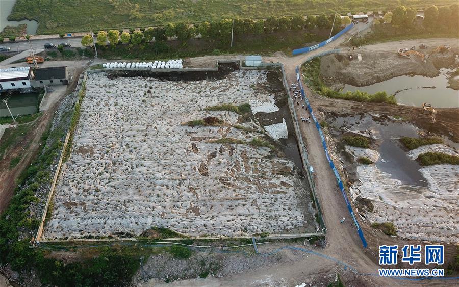 （新華視點(diǎn)&middot;圖文互動(dòng)）（1）中央督察兩年有的絲毫未改，有的不減反增&mdash;&mdash;江蘇泰興數(shù)萬噸化工廢料和污泥堆放長江邊調(diào)查