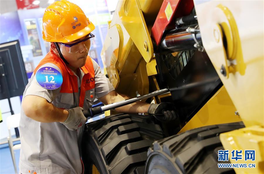 （新華全媒頭條&middot;圖文互動(dòng)）（8）上下合力，聚力破障，開辟&ldquo;大國工匠&rdquo;建設(shè)新格局