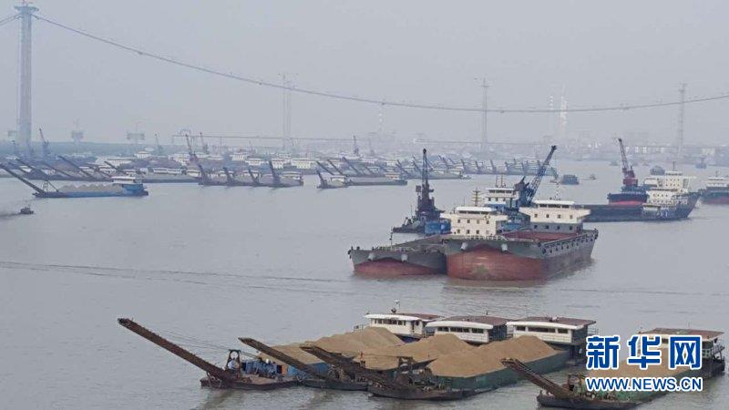 （大江奔流&mdash;&mdash;來(lái)自長(zhǎng)江經(jīng)濟(jì)帶的報(bào)道&middot;圖文互動(dòng)）（6）登岳陽(yáng)樓，又見(jiàn)&ldquo;浩浩湯湯&rdquo;