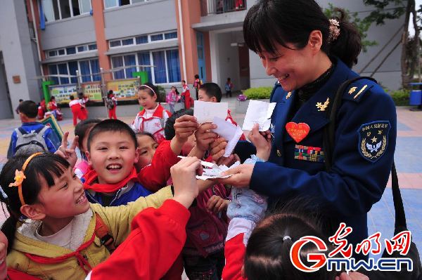 【我和軍隊的不解之緣】&ldquo;先是軍人，才是媽媽&rdquo;