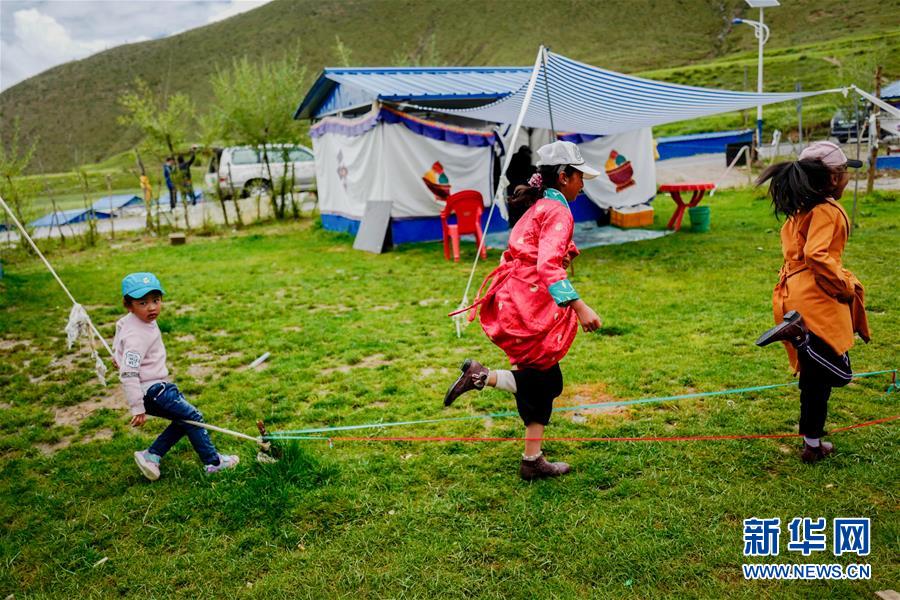 （社會(huì)）（12）夏日&ldquo;過林卡&rdquo; 親近大自然