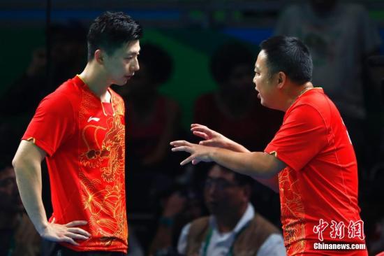 圖為教練劉國梁在場邊指導。<a target='_blank'  ><p  align=