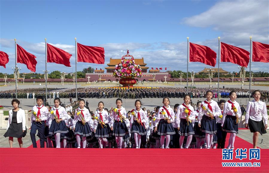 （新華全媒頭條&middot;圖文互動(dòng)）（2）致敬英烈 捍衛(wèi)榮光&mdash;&mdash;寫(xiě)在英雄烈士保護(hù)法實(shí)施后首個(gè)烈士紀(jì)念日