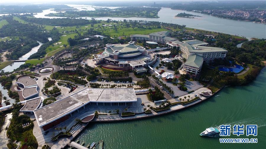 （新華全媒頭條&middot;圖文互動）（1）揮寫中國與世界交融發(fā)展新畫卷&mdash;&mdash;以習近平同志為核心的黨中央引領(lǐng)中國深層次全方位開放紀實