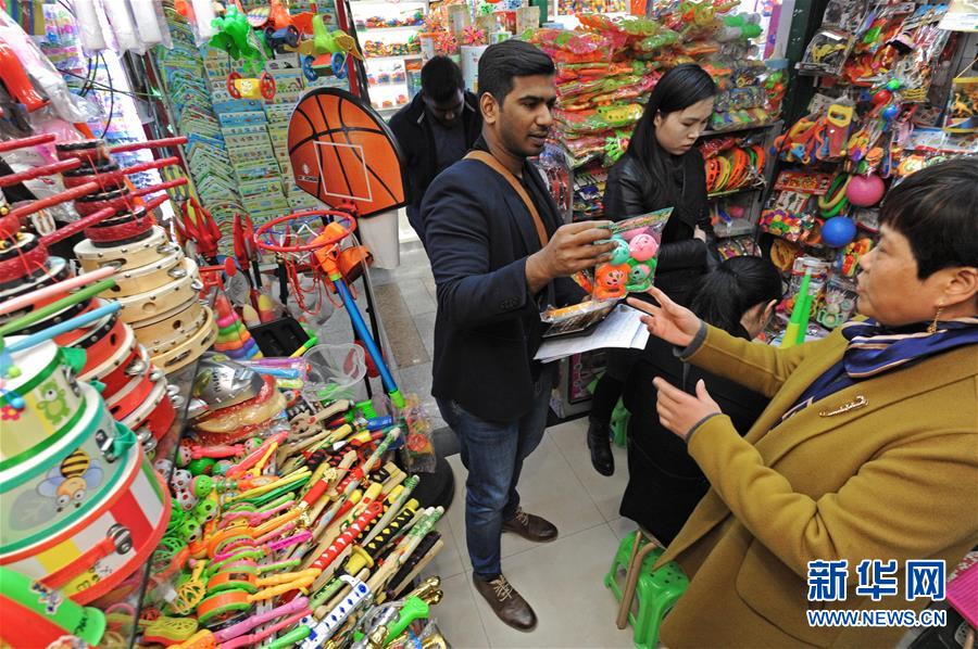 （在習近平新時代中國特色社會主義思想指引下&middot;慶祝改革開放40周年&middot;協(xié)調發(fā)展）（新華全媒頭條&middot;圖文互動）（2）協(xié)調發(fā)展：奏響全面建成小康社會交響曲