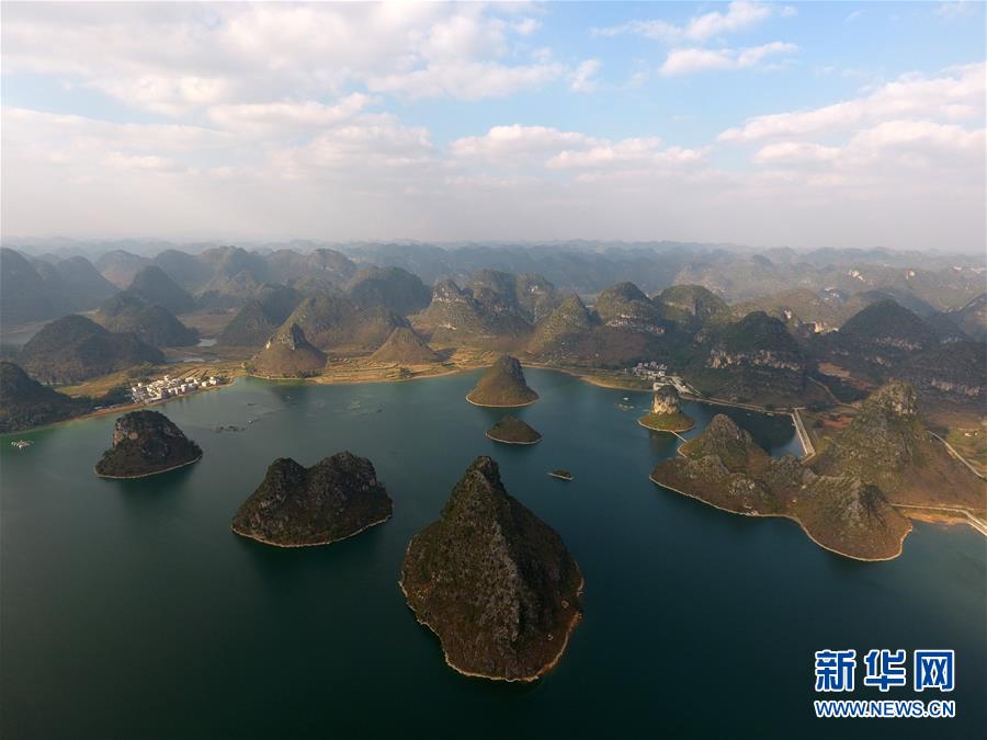 (輝煌60年·壯美新廣西·圖文互動(dòng))(1)攜手描繪八桂大地上的美麗畫(huà)卷——寫(xiě)在廣西壯族自治區(qū)成立60周年之際