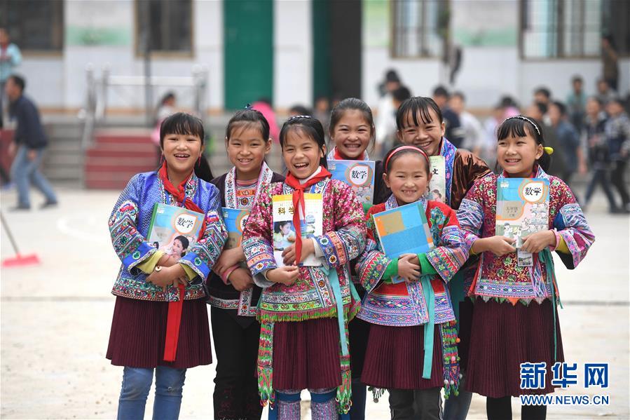 (輝煌60年·壯美新廣西·圖文互動(dòng))(7)攜手描繪八桂大地上的美麗畫(huà)卷——寫(xiě)在廣西壯族自治區(qū)成立60周年之際