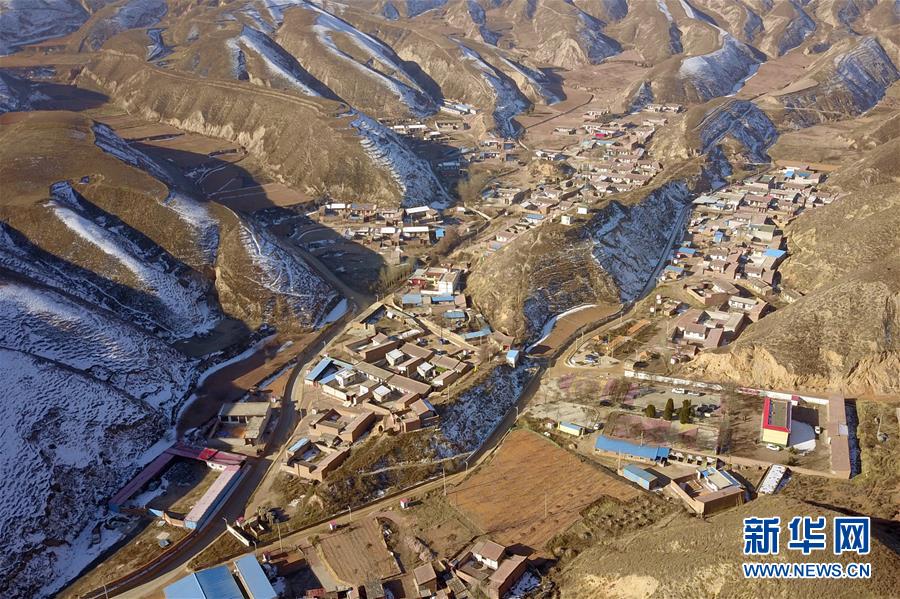 （在習近平新時代中國特色社會主義思想指引下&mdash;&mdash;新時代新作為新篇章&middot;圖文互動）（4）甘肅皋蘭：&ldquo;信用村&rdquo;里講信用 小額信貸助脫貧