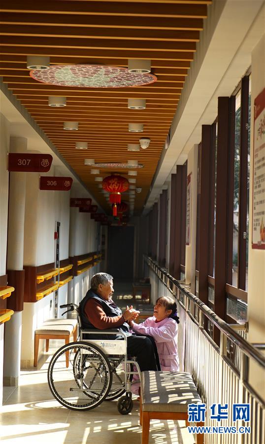 （聚焦歷史性成就和變革&middot;特稿&middot;圖文互動(dòng)）（5）經(jīng)濟(jì)躍上新臺階　發(fā)展站上新起點(diǎn)&mdash;&mdash;我國五年來經(jīng)濟(jì)社會(huì)發(fā)展成就巡禮