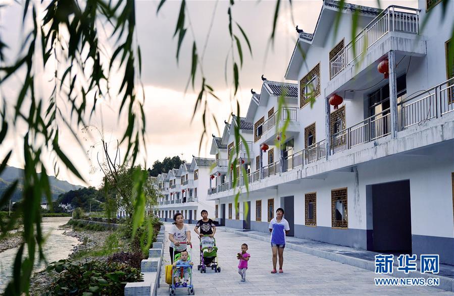 （奮進新時代&middot;迎接兩會）（9）共享發(fā)展&mdash;&mdash;向共同富裕方向穩(wěn)步前進