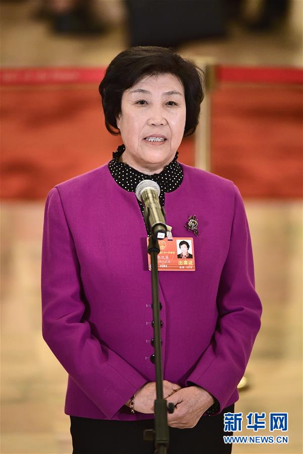 （兩會&middot;人大開幕）（6）全國人大代表接受采訪