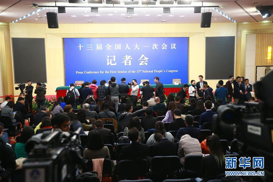 （兩會&middot;新華網(wǎng)）（1）外交部部長王毅答記者問