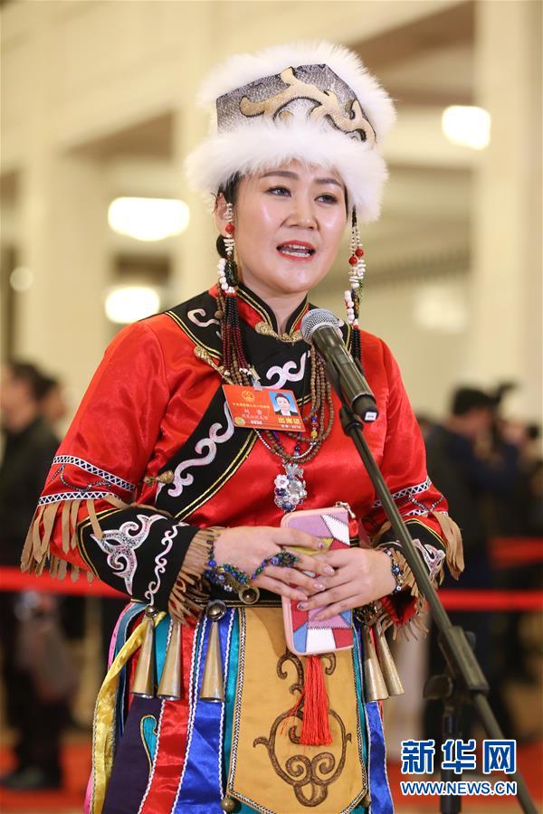 （兩會(huì)&middot;XHDW）（6）全國(guó)人大代表接受采訪(fǎng)